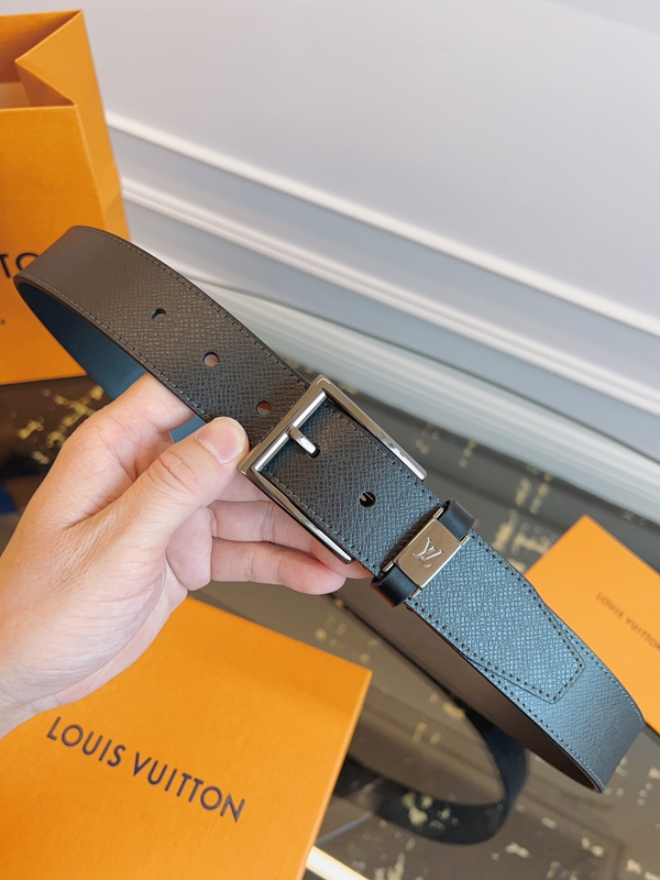 ルイヴィトンベルト正面デザイン